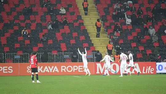 Trendyol Süper Lig: Gaziantep FK: 0 - Kayserispor: 1 (Maç devam ediyor)