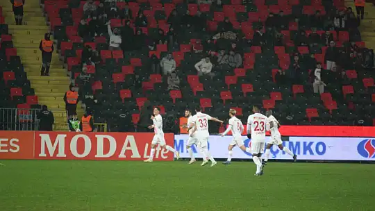 Trendyol Süper Lig: Gaziantep FK: 0 - Kayserispor: 1 (Maç devam ediyor)