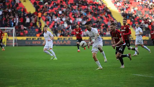 Trendyol Süper Lig: Gaziantep FK: 0 - Samsunspor: 0 (İlk yarı)