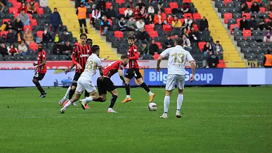 Trendyol Süper Lig: Gaziantep FK: 0 - Samsunspor: 0 (İlk yarı)
