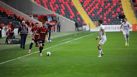 Trendyol Süper Lig: Gaziantep FK: 0 - Samsunspor: 0 (İlk yarı)