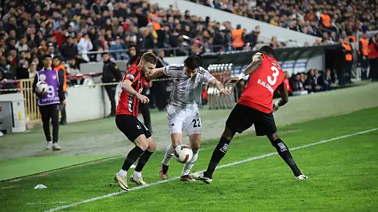 Trendyol Süper Lig: Gaziantep FK: 1 - Beşiktaş: 0 (Maç devam ediyor)
