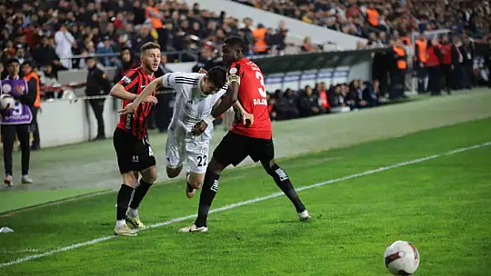 Trendyol Süper Lig: Gaziantep FK: 1 - Beşiktaş: 0 (Maç devam ediyor)