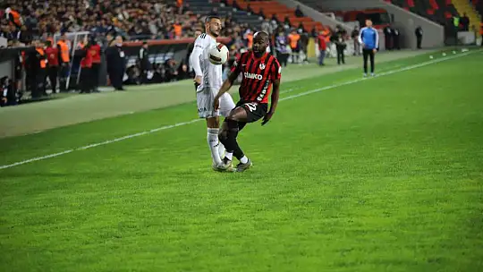 Trendyol Süper Lig: Gaziantep FK: 1 - Beşiktaş: 0 (Maç devam ediyor)