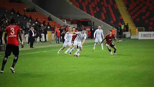 Trendyol Süper Lig: Gaziantep FK: 1 - Beşiktaş: 0 (Maç devam ediyor)