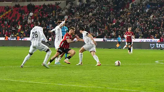Trendyol Süper Lig: Gaziantep FK: 2 - Beşiktaş: 0 (Maç sonucu)