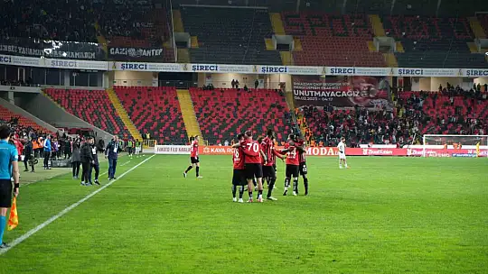 Trendyol Süper Lig: Gaziantep FK: 2 - Beşiktaş: 0 (Maç sonucu)