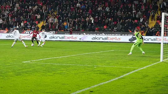 Trendyol Süper Lig: Gaziantep FK: 2 - Beşiktaş: 0 (Maç sonucu)