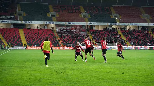Trendyol Süper Lig: Gaziantep FK: 2 - Beşiktaş: 0 (Maç sonucu)