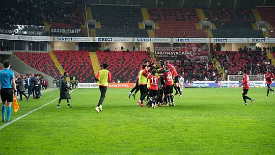 Trendyol Süper Lig: Gaziantep FK: 2 - Beşiktaş: 0 (Maç sonucu)