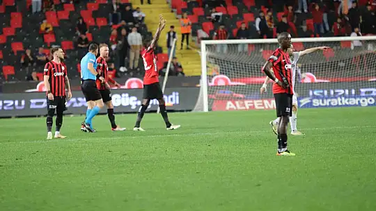 Trendyol Süper Lig: Gaziantep FK: 0 - Alanyaspor: 2 (İlk yarı)