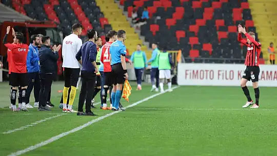 Trendyol Süper Lig: Gaziantep FK: 0 - Alanyaspor: 2 (İlk yarı)