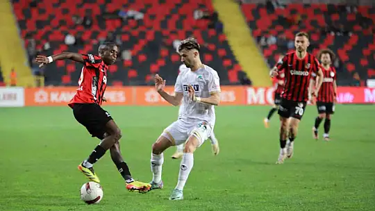 Trendyol Süper Lig: Gaziantep FK: 0 - Alanyaspor: 2 (İlk yarı)