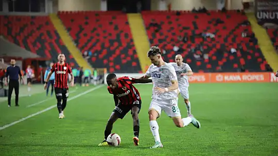 Trendyol Süper Lig: Gaziantep FK: 0 - Alanyaspor: 2 (İlk yarı)