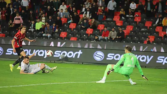 Trendyol Süper Lig: Gaziantep FK: 0 - Alanyaspor: 2 (İlk yarı)