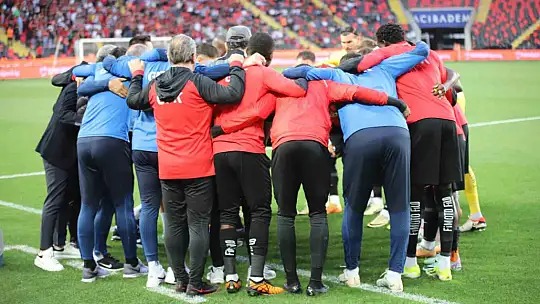 Trendyol Süper Lig: Gaziantep FK: 1 - Kasımpaşa: 0 (Maç devam ediyor)