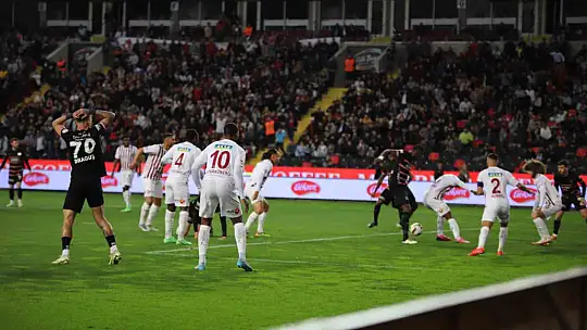 Trendyol Süper Lig: Gaziantep FK: 1 - Hatayspor: 1 (Maç devam ediyor)