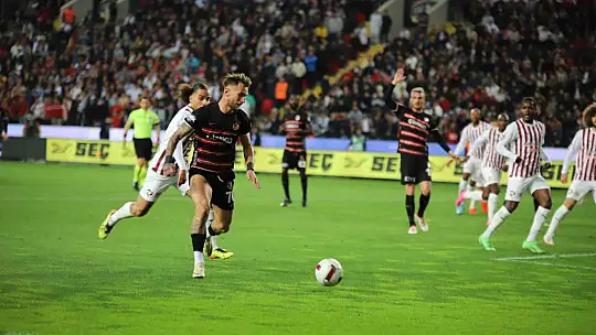 Trendyol Süper Lig: Gaziantep FK: 1 - Hatayspor: 1 (İlk yarı)