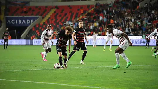 Trendyol Süper Lig: Gaziantep FK: 1 - Hatayspor: 1 (İlk yarı)