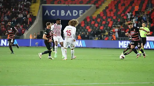 Trendyol Süper Lig: Gaziantep FK: 1 - Hatayspor: 1 (İlk yarı)
