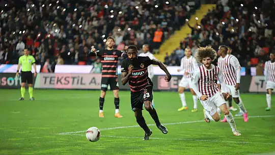 Trendyol Süper Lig: Gaziantep FK: 1 - Hatayspor: 1 (İlk yarı)
