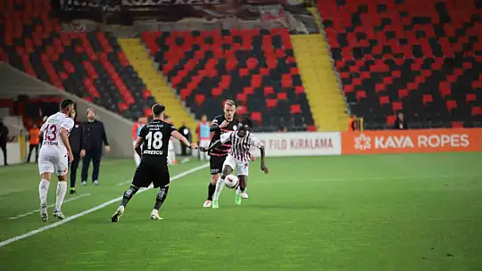 Trendyol Süper Lig: Gaziantep FK: 1 - Hatayspor: 1 (İlk yarı)