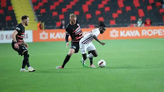 Trendyol Süper Lig: Gaziantep FK: 1 - Hatayspor: 1 (İlk yarı)