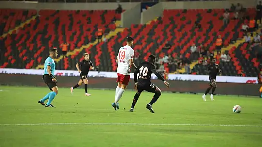 Trendyol Süper Lig: Gaziantep FK: 0 - Samsunspor: 1 (Maç devam ediyor)