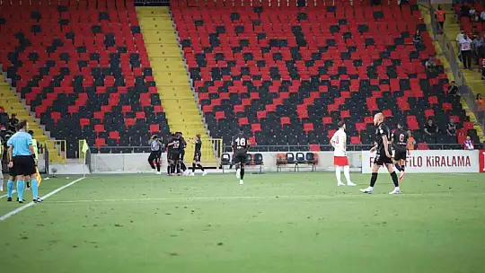 Trendyol Süper Lig: Gaziantep FK: 0 - Samsunspor: 1 (Maç devam ediyor)