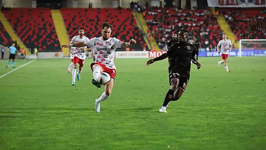 Trendyol Süper Lig: Gaziantep FK: 0 - Samsunspor: 1 (İlk yarı)