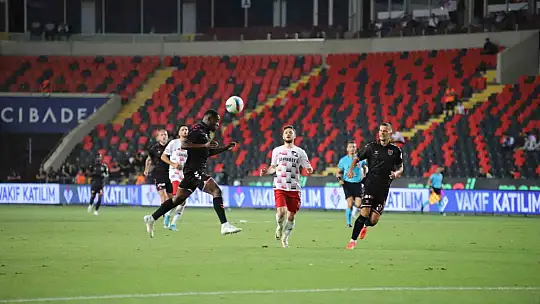 Trendyol Süper Lig: Gaziantep FK: 0 - Samsunspor: 1 (İlk yarı)