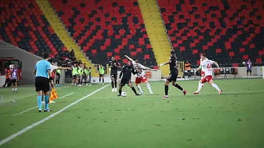 Trendyol Süper Lig: Gaziantep FK: 0 - Samsunspor: 1 (İlk yarı)