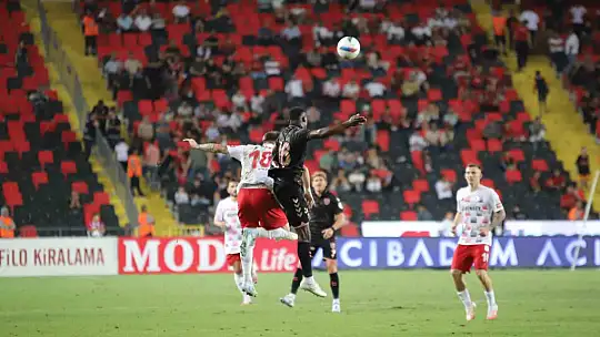 Trendyol Süper Lig: Gaziantep FK: 0 - Samsunspor: 1 (İlk yarı)