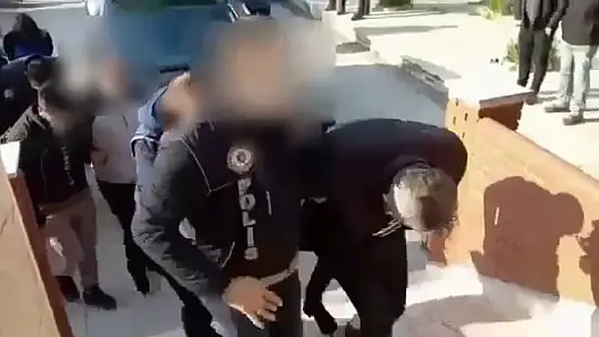 Türk bayraklı tekneye kokain operasyonuna 4 tutuklama