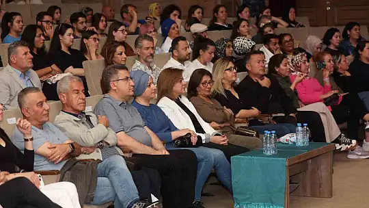 Türk Halk Müziği Korosu'ndan Gaziantep'te Bahar konseri