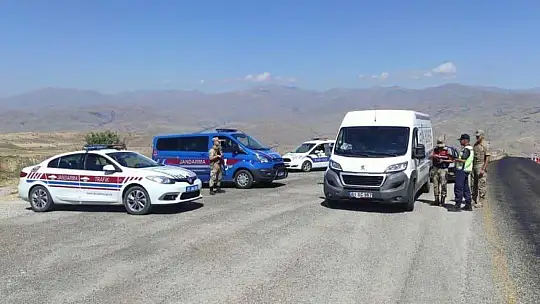 Türkiye genelinde 46 bin personelle 'Huzurlu Sokaklar' uygulaması gerçekleştirildi