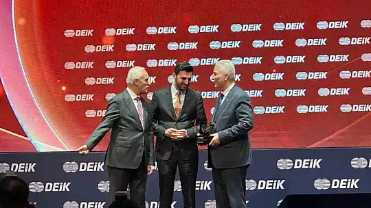 Türkiye-Irak İş Konseyi Başkanlığına yeniden seçilen Halit Acar'a üstün performans ödülü