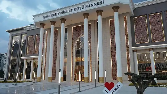 Türkiye'nin en büyük ikinci kütüphanesi Gaziantep'te hizmete açıldı
