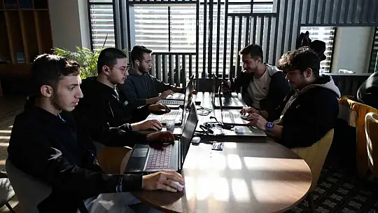 Türkiye'nin ilk 'Yapay zeka ve prompt mühendisliği' etkinliği gerçekleştirildi!