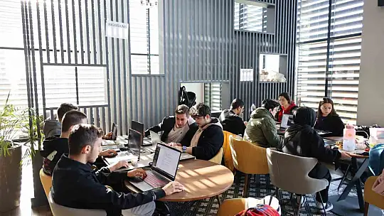Türkiye'nin ilk 'Yapay zeka ve prompt mühendisliği' etkinliği gerçekleştirildi!