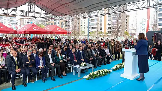 Türkiye Yüzyılı Cumhuriyet Parkı ve Gaziantep Bebek Kütüphanesi açıldı