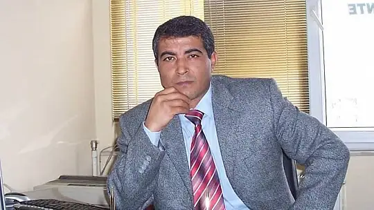 Üç çocuk babası, çalışma odasında ölü bulundu