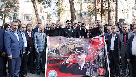 Uğradığı silahlı saldırı sonucu 22 yıl önce şehit edilen Ali Gaffar Okkan Diyarbakır'da anıldı