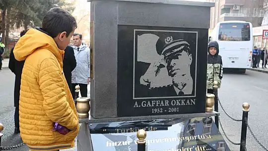 Uğradığı silahlı saldırı sonucu 22 yıl önce şehit edilen Ali Gaffar Okkan Diyarbakır'da anıldı