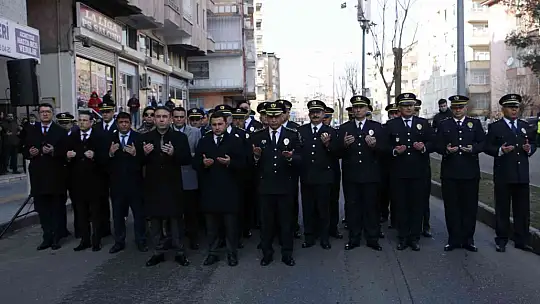 Uğradığı silahlı saldırı sonucu 22 yıl önce şehit edilen Ali Gaffar Okkan Diyarbakır'da anıldı