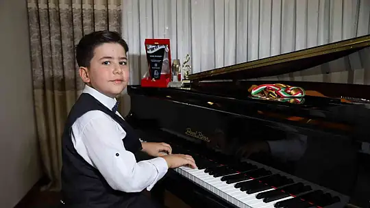 Ukraynalı piyano öğretmenin eğittiği Türk çocuk dünya birincisi oldu