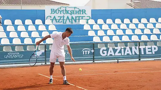 Uluslararası Gaziantep Cup tenis turnuvasında heyecan sürüyor
