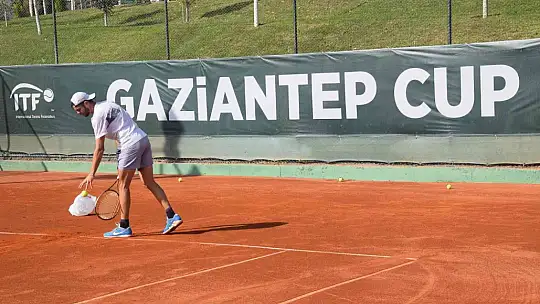 Uluslararası Gaziantep Cup tenis turnuvasında heyecan sürüyor