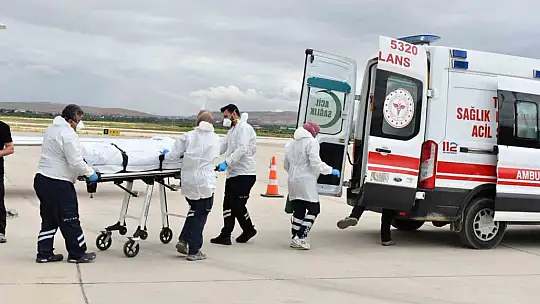 Umre'de rahatsızlanan vatandaş ambulans uçakla yurda getirildi