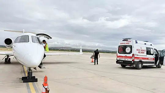 Umre'de rahatsızlanan vatandaş ambulans uçakla yurda getirildi